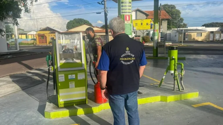 Em Parintins, Procon-AM realiza fiscalização e orienta sobre direito do consumidor