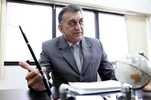 Desembargador Elci de Oliveira é alvo da PF e CNJ em seu gabinete no TJAM
