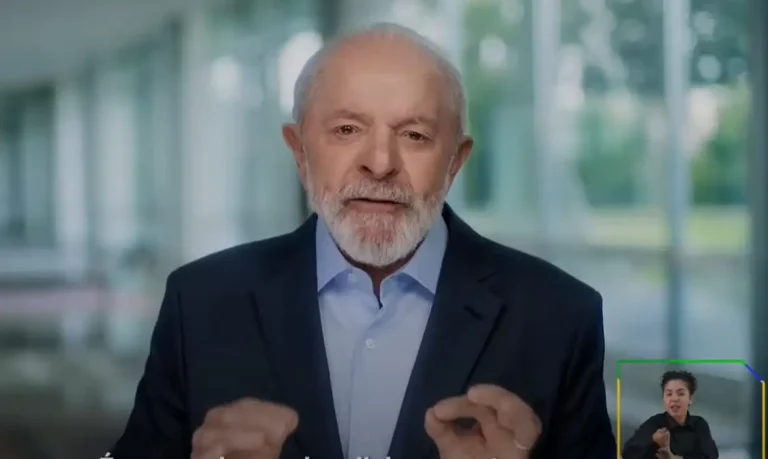 Lula anuncia nesta terça feira o pagamento de R$1 mil a estudante do pé de meia