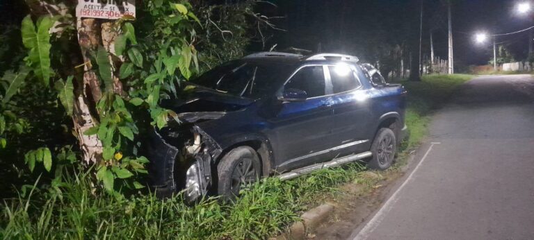 Presidente da câmara de Parintins sofreu acidente de carro na estrada do macurany