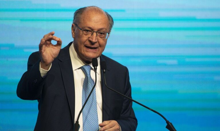 Alckmin vai se reunir com auxiliar de Trump nesta quinta sobre as tarifas