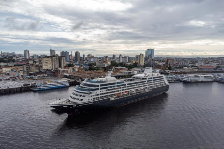 Navio Azamara Journey visita pela primeira vez o Amazonas