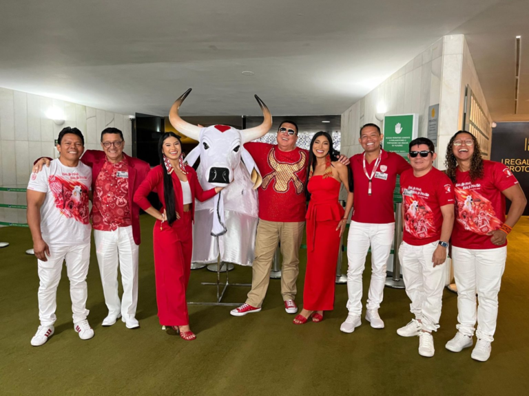 Boi Garantido é homenageado na Câmara dos Deputados em sessão dedicada ao Festival de Parintins