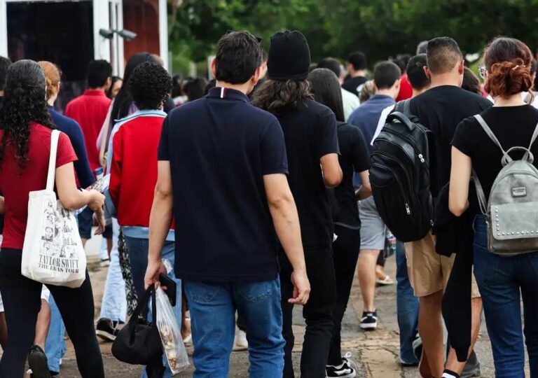 Estudantes têm até as 23h59 desta sexta para fazer a inscrição no Enem