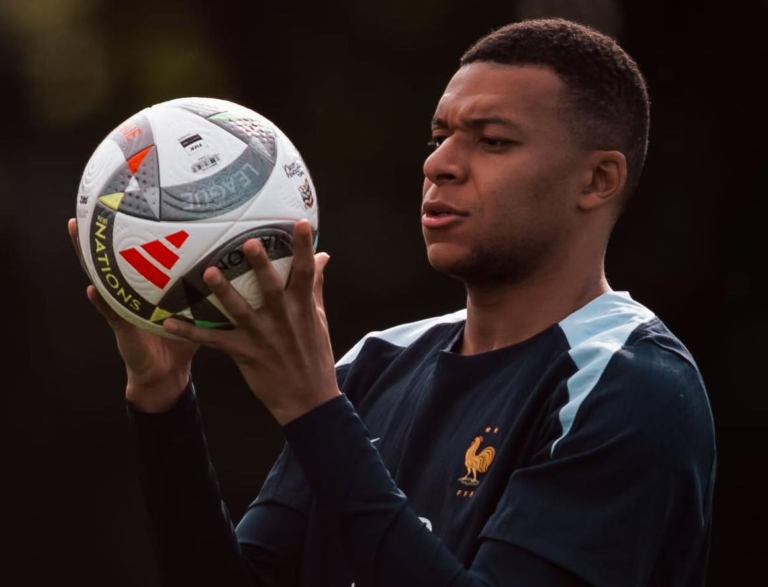 Mbappé é internado e desfalca Real Madrid na estreia do Mundial de Clubes