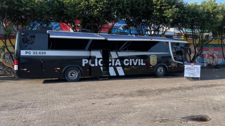 Delegacia Móvel da Polícia Civil reforça segurança no Porto de Parintins