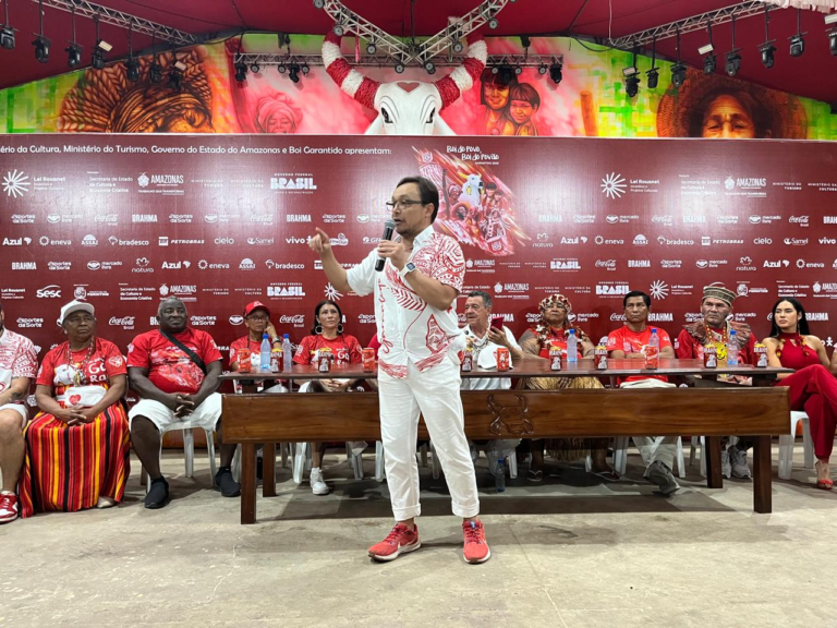 Garantido realiza coletiva de imprensa e apresenta projeto de arena