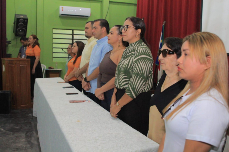 Prefeitura de Parintins dá início ao ano escolar de várzea